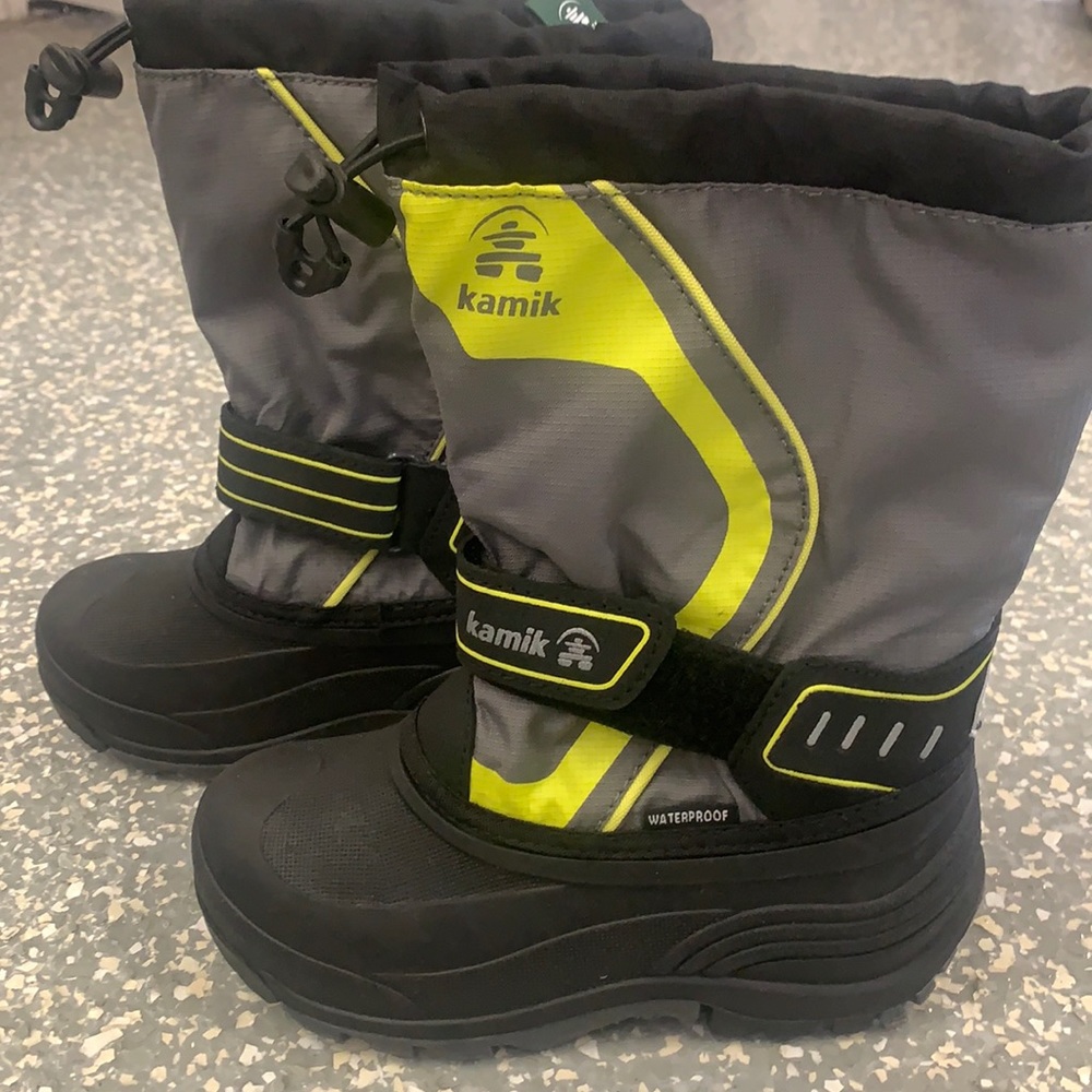 Kamik insulated snow waterproof boots kids size 1